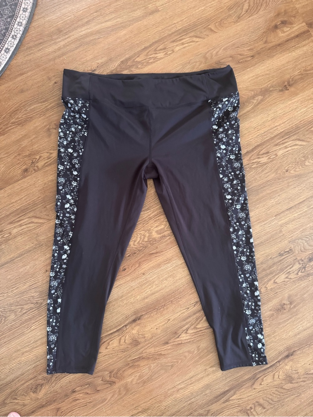 Vera Bradley Black Leggings with Floral Side Panels